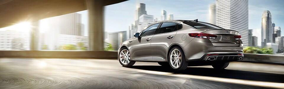 2017-Optima-Sedan_01.jpg