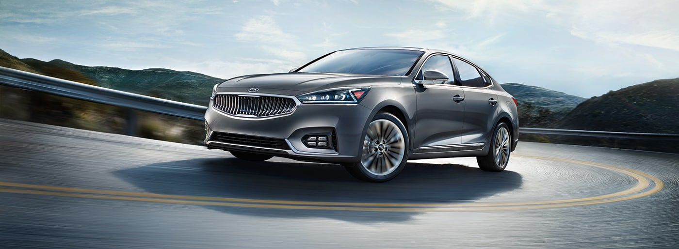 2017-Cadenza-Sedan_03.jpg