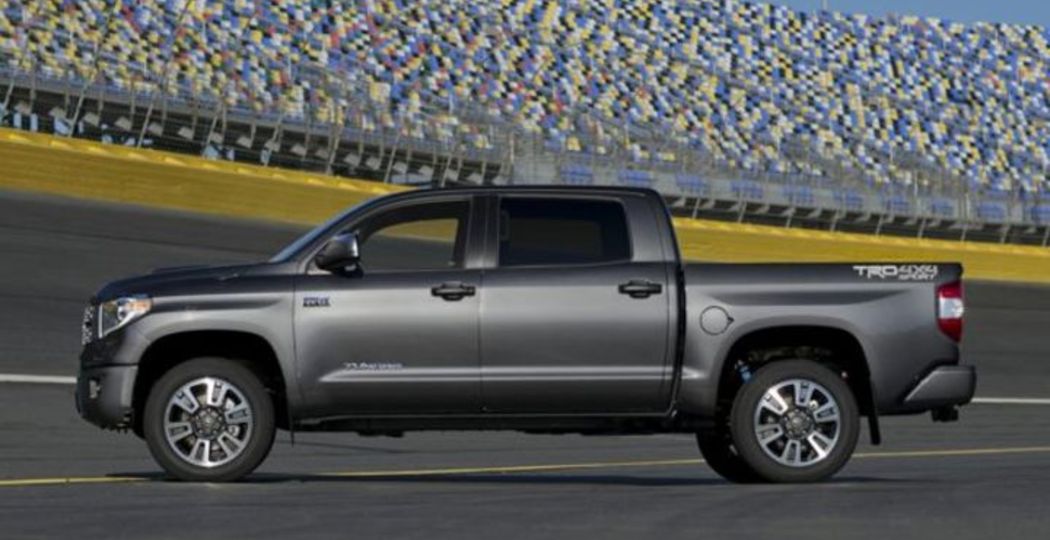 2020 Toyota Tundra Truck Limited 5.7L V8 silver at track_long.jpg