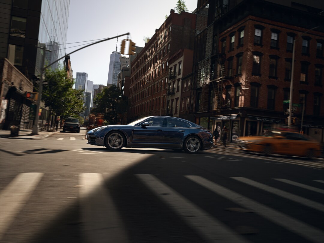 Porsche-Panamera-4-Hatchback 2025 Porsche Panamera Profile view