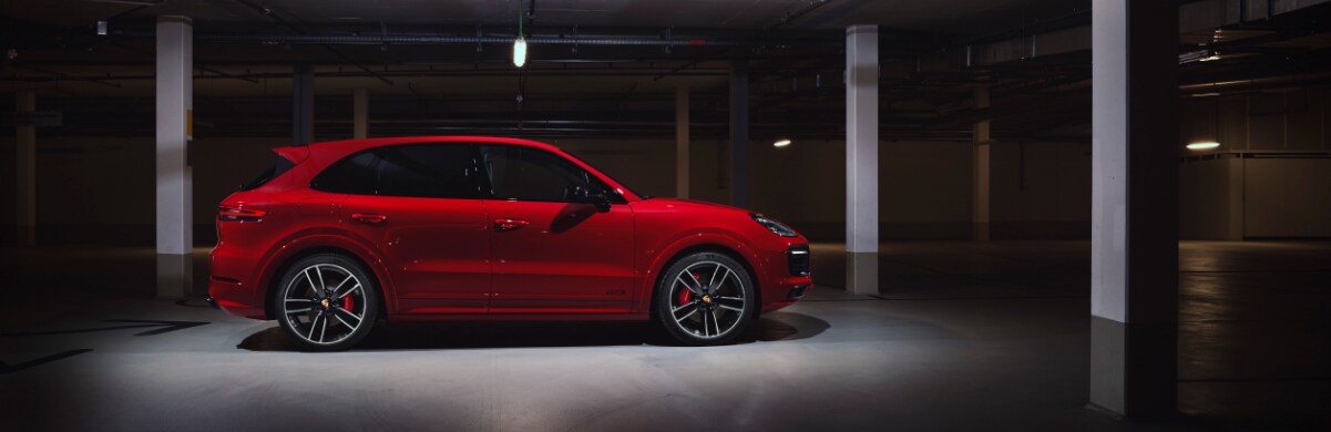 2021-Porsche-Cayenne-banner.png