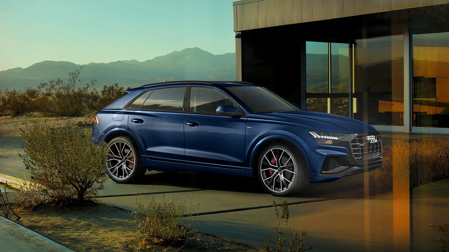 Audi Q8 Side