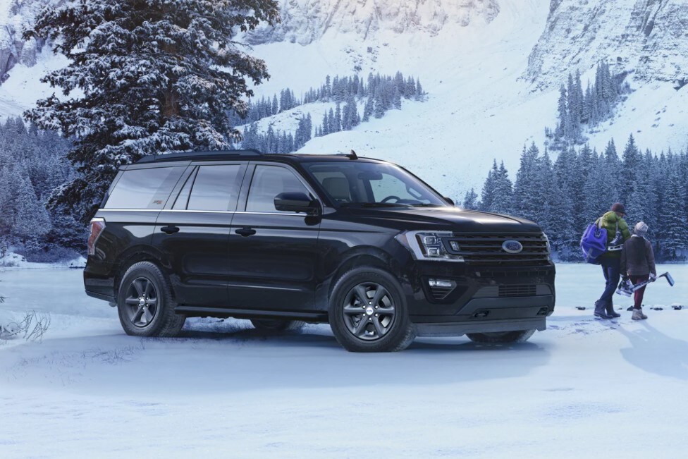 2021-ford-expedition-01.jpg A black 2021 Ford Expedition parked in the snow covered Colorado mountains