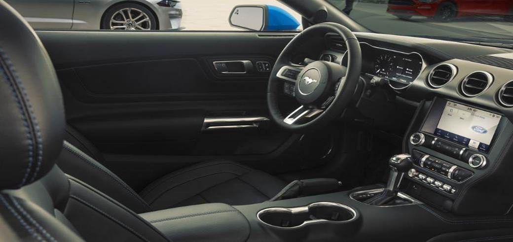 2020-ford-mustang-dark-interior-dashboard-phil-long-ford-chapel-hills-dealership-colorado-springs.JPG