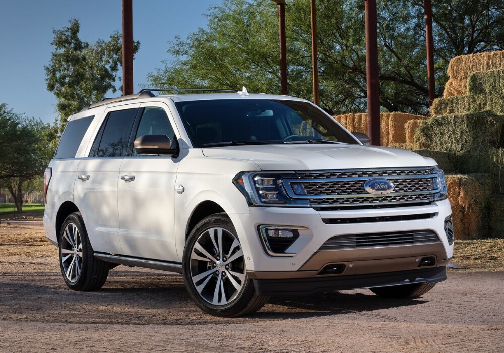 2020 Ford Expedition Exterior in Colorado Springs (1).png 2020 Ford Expedition exterior design front view parked by bales of hay on a farm
