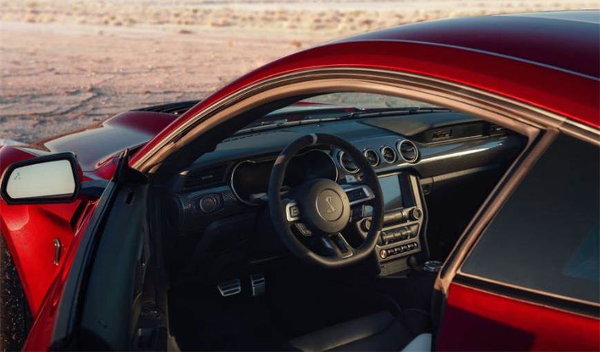 2020-ford-mustang-interior-phil-long-ford-dealership-colorado-springs.JPG