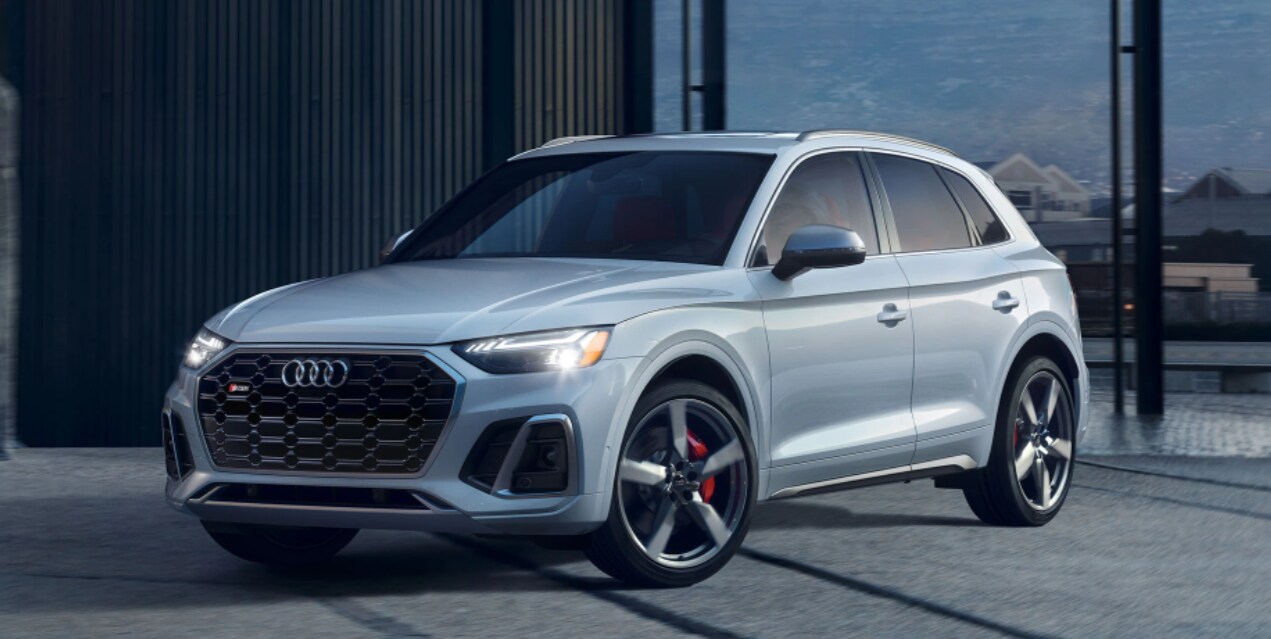 Audi Q5 2.PNG 2023 audi q5 parked in front of house