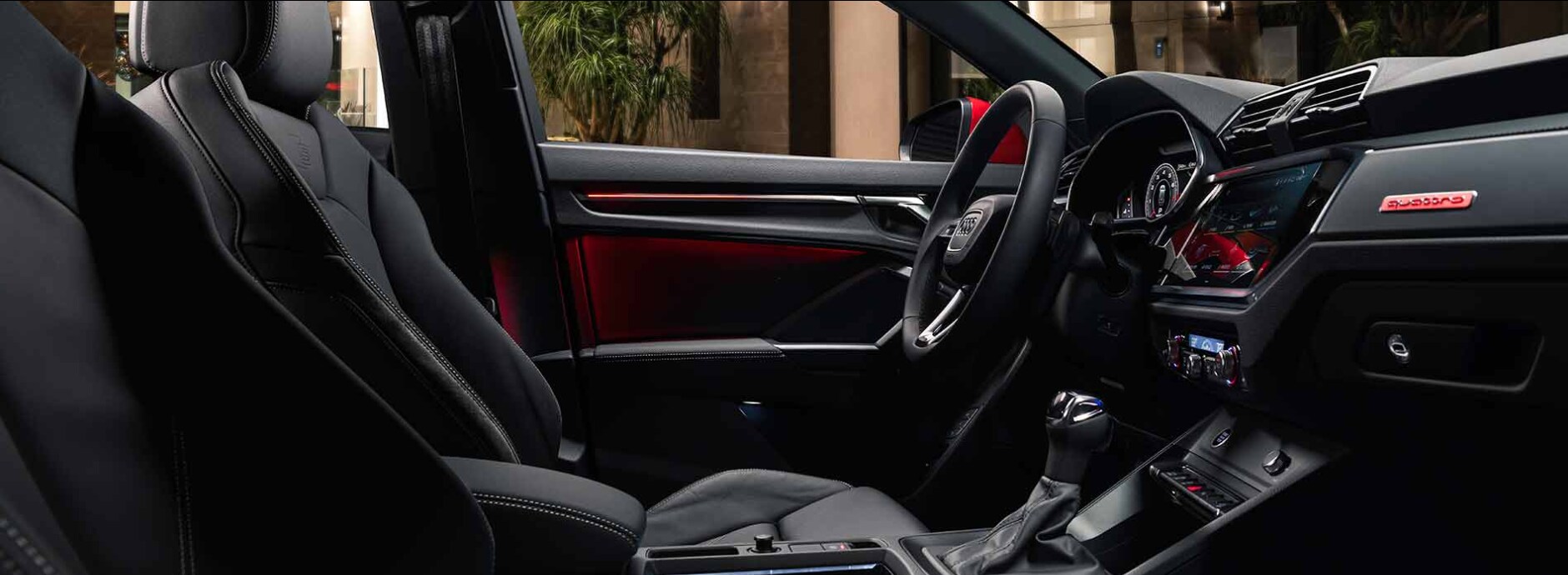 2023-audi-q3-4.PNG A view of the interior cabin and seating of a 2023 Audi Q3