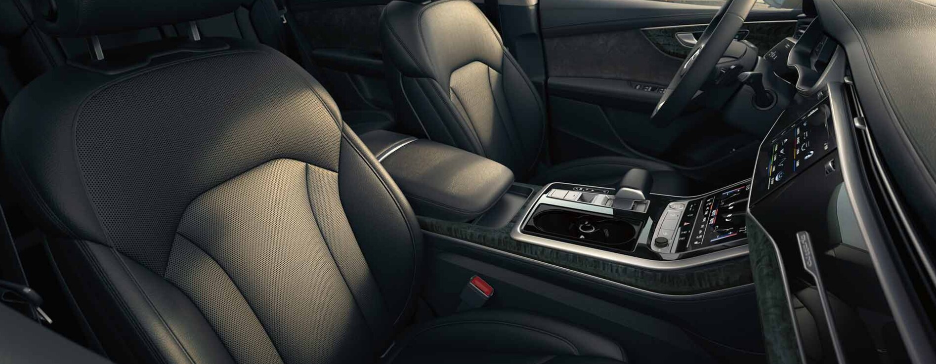 2023-audi-Q8-7.PNG A view of the seating of a 2023 Audi Q8