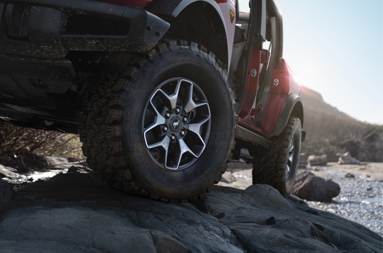 2021-ford-bronco-05.jpg close up of the new Ford Broncos tires