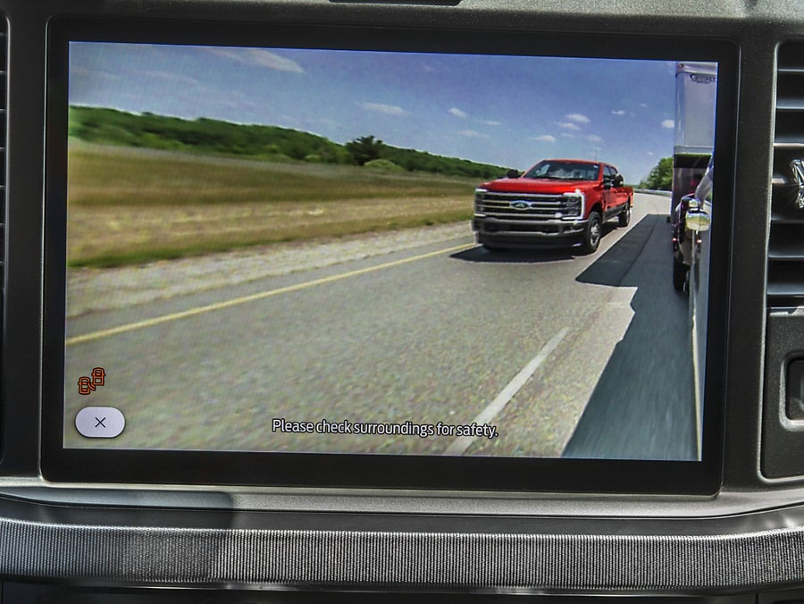 Ford Super Duty turn signal camera view