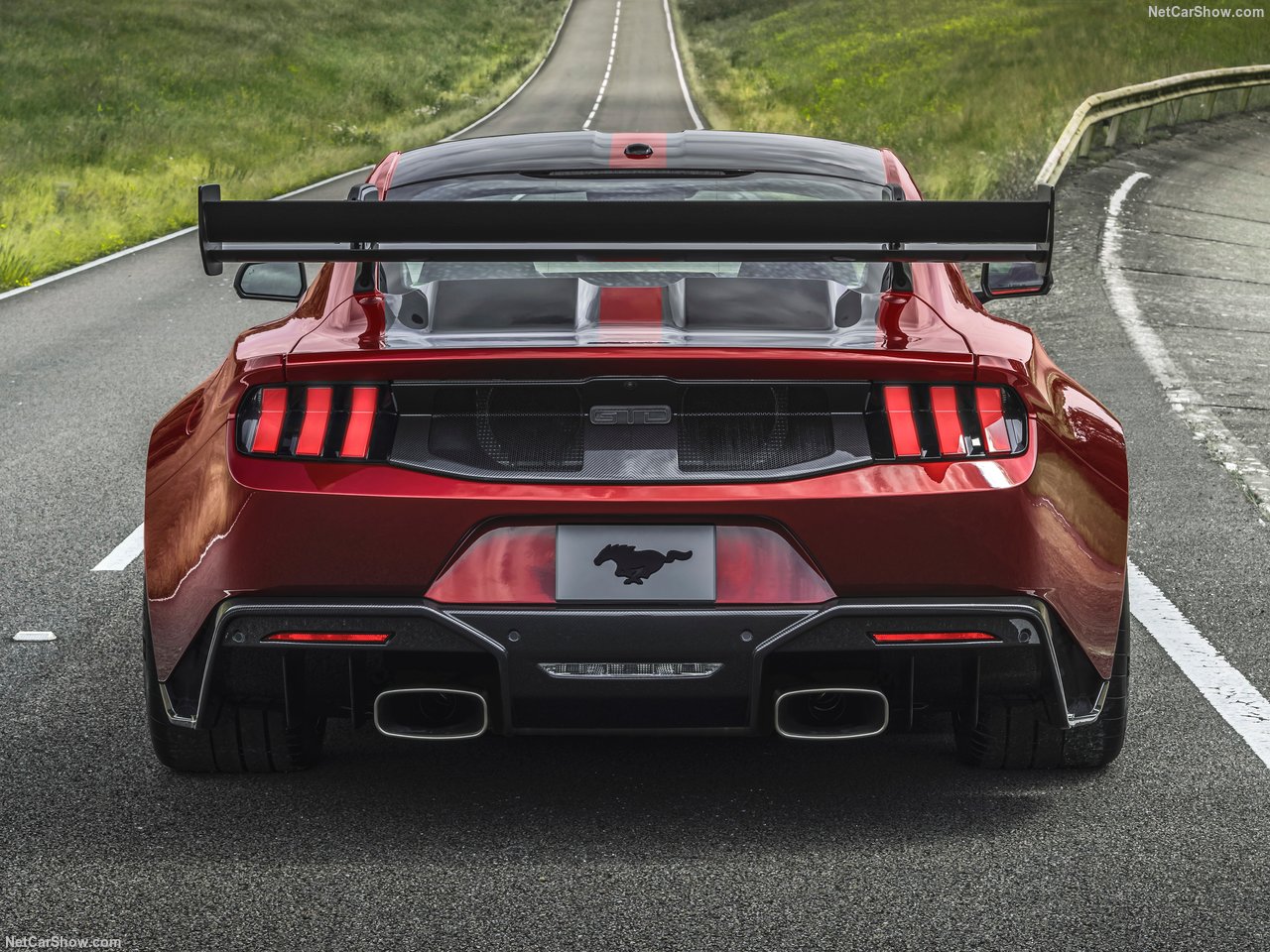 2025%20Ford%20Mustang.jpg