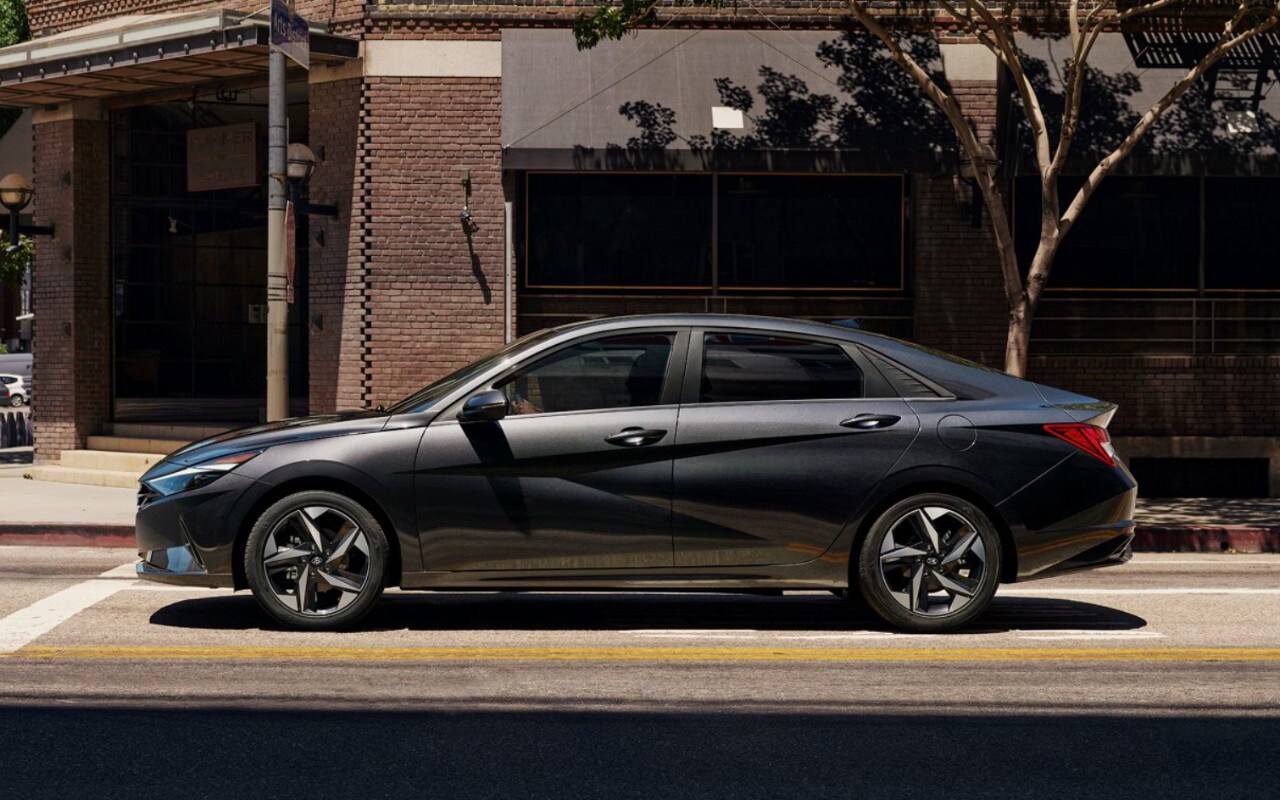 2022 Hyundai Elantra Side View 2022 Hyundai Elantra Side View