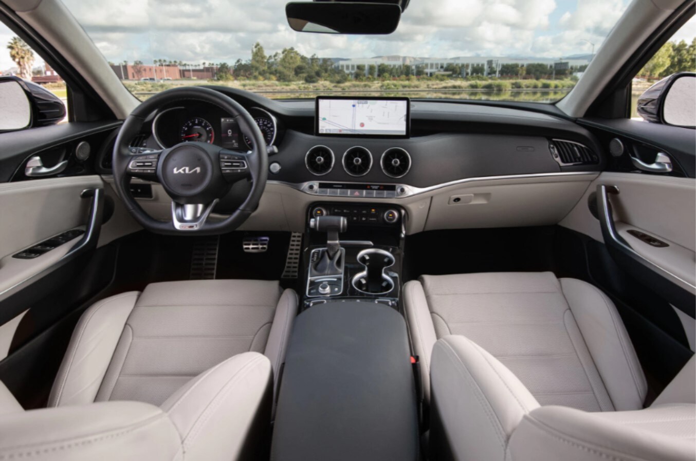 2022-kia-stinger-05.jpg New 2022 Kia Stinger interior dashboard