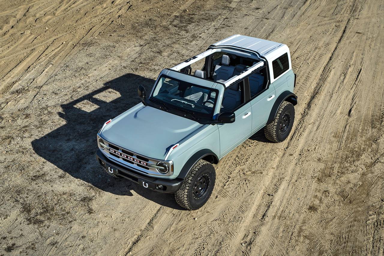 2022 ford bronco convertible - suv badlands.jpg 2022-ford-bronco-badlands-with-top-panels-removed