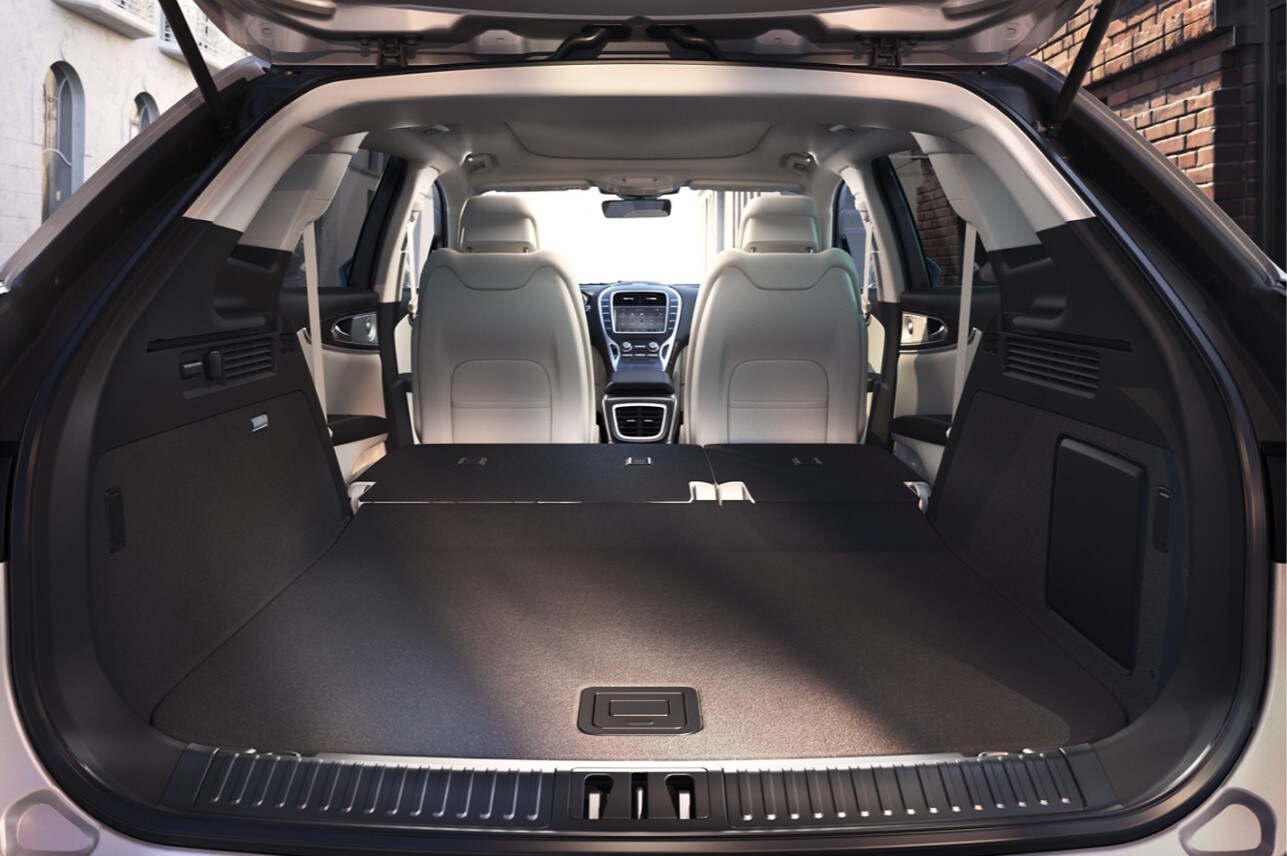 2020-lincoln-nautilus-interior-cargo-space.jpg the interior cargo space of a 2020 Lincoln Nautilus
