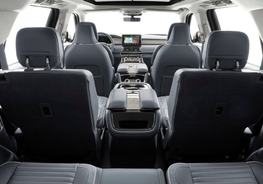 2019 Lincoln Navigator interior cabin