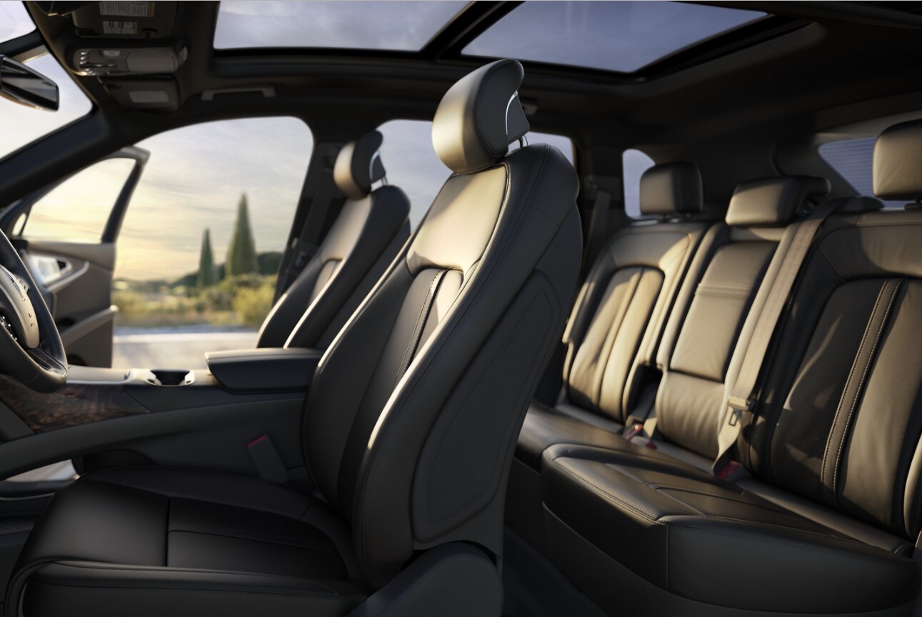 2020-lincoln-nautilus-07.jpg Interior leather seating on a new 2021 Lincoln Nautilus