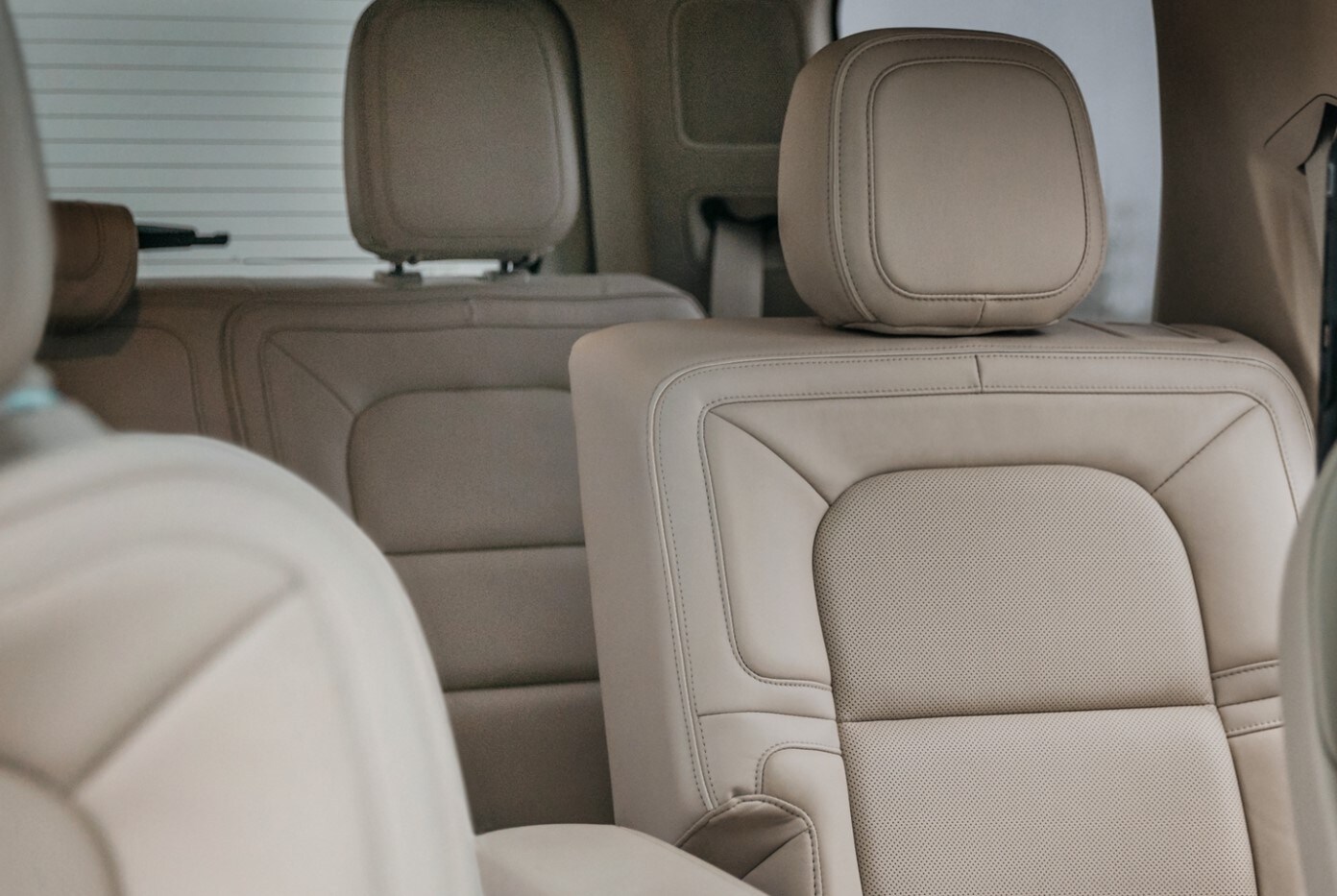 2020-lincoln-navigator-11.jpg Light tan interior seating of the new Lincoln Navigator