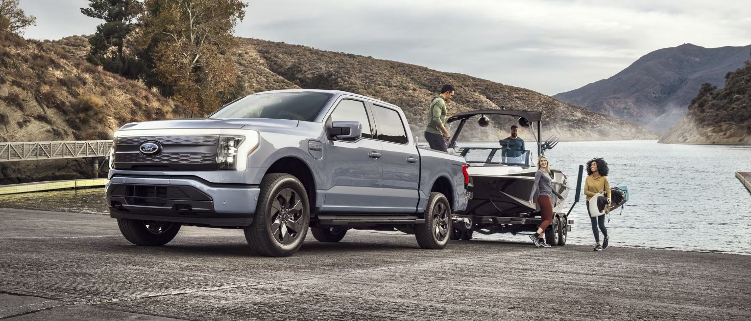 A-F-150-Lightning-pulling-a-boat-out-of-the-water.