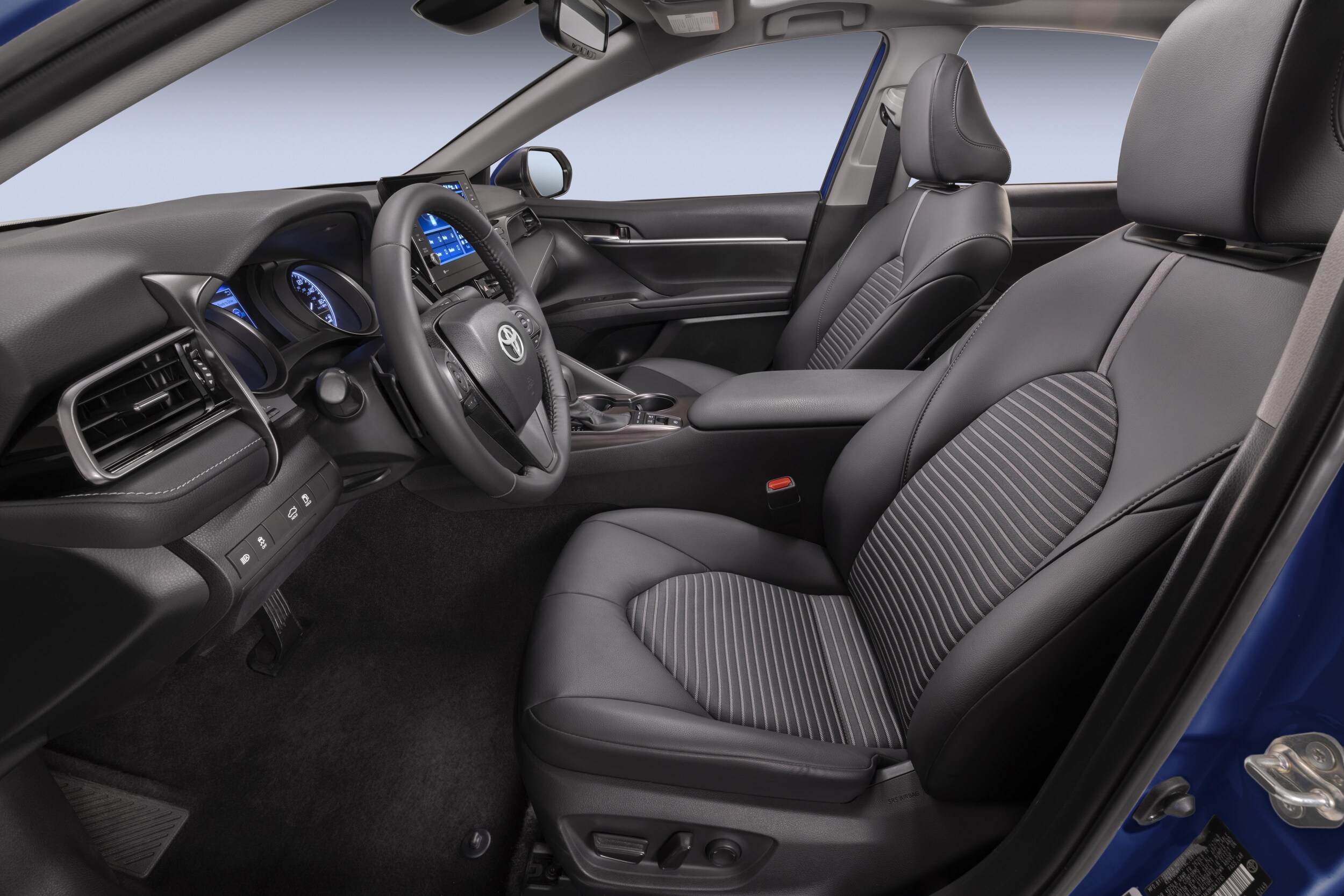 Interior View of 2023 Toyota Camry-min.jpg interior-view-of-2023-toyota-camry