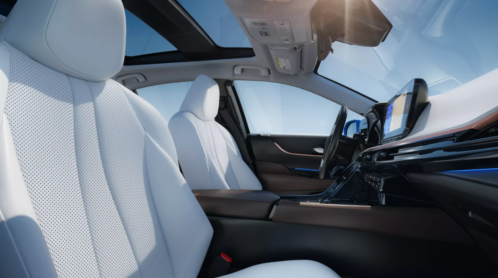 2022-Toyota-Mirai-5.PNG A view of the white-upholstered interior of a 2022 Toyota Mirai