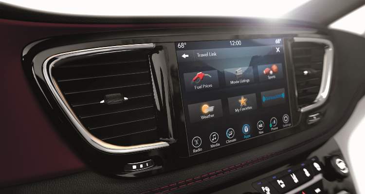 2020 Chrysler Pacifica Interior 4.jpg