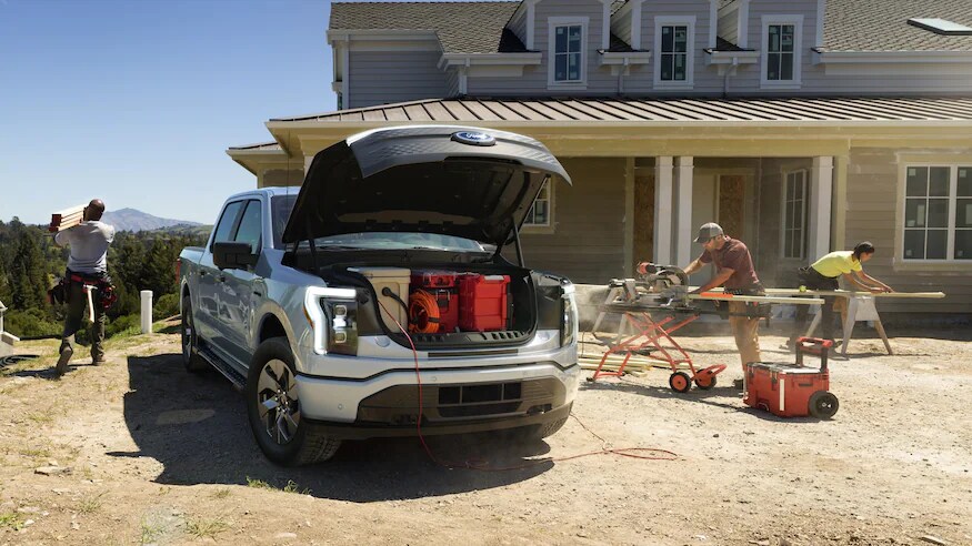 2022_Ford_F-150_Lightning_Pro_1.webp