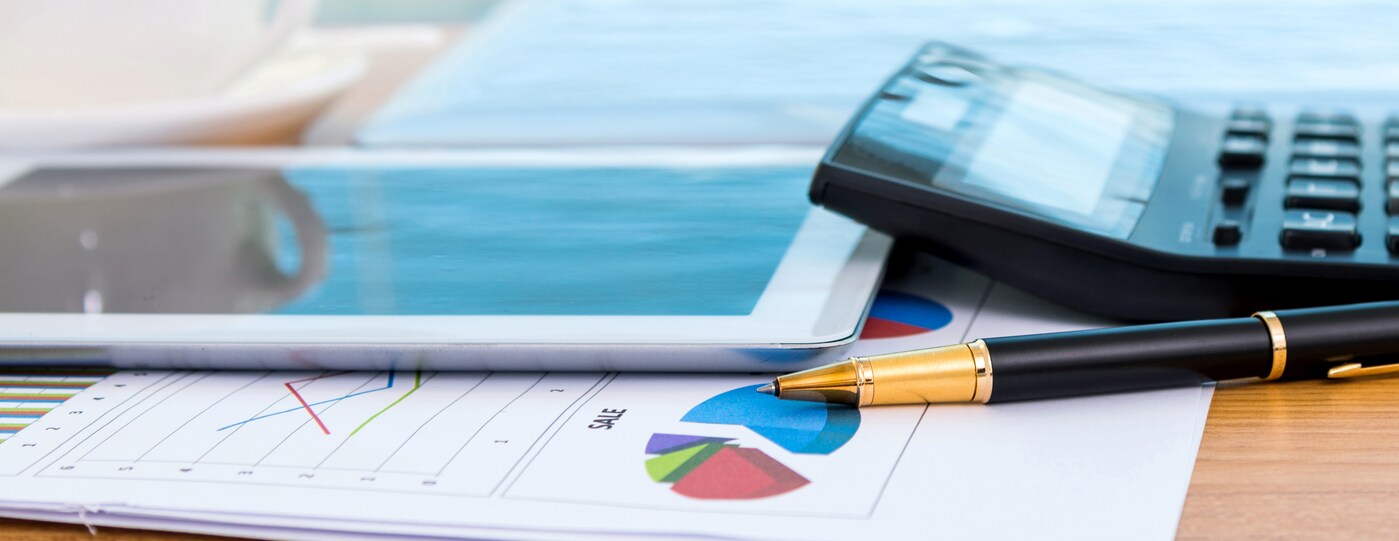 Finance Desk & Calculator