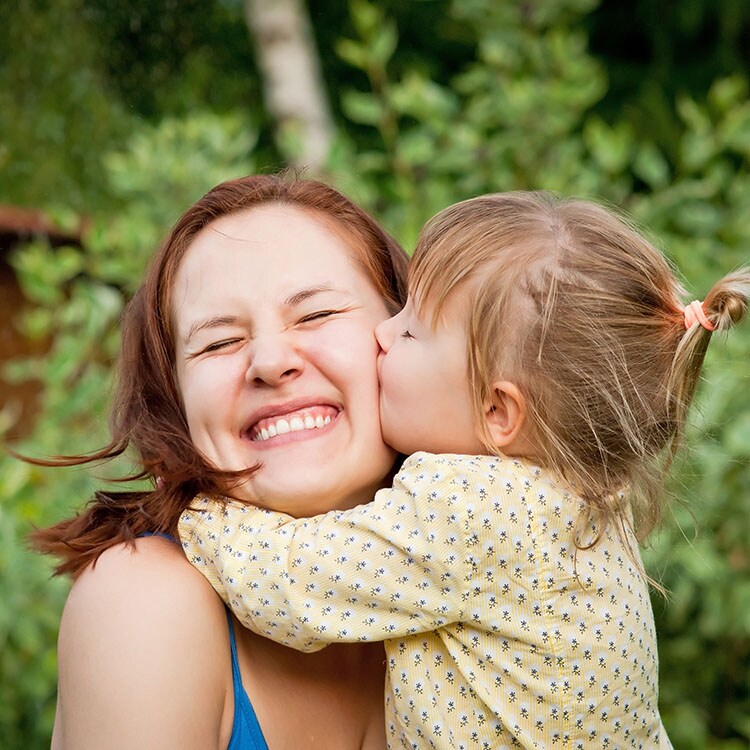 2020-11-irvinesubarusoa-mom toddler kiss.jpg