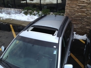 outback vs forester roof.JPG