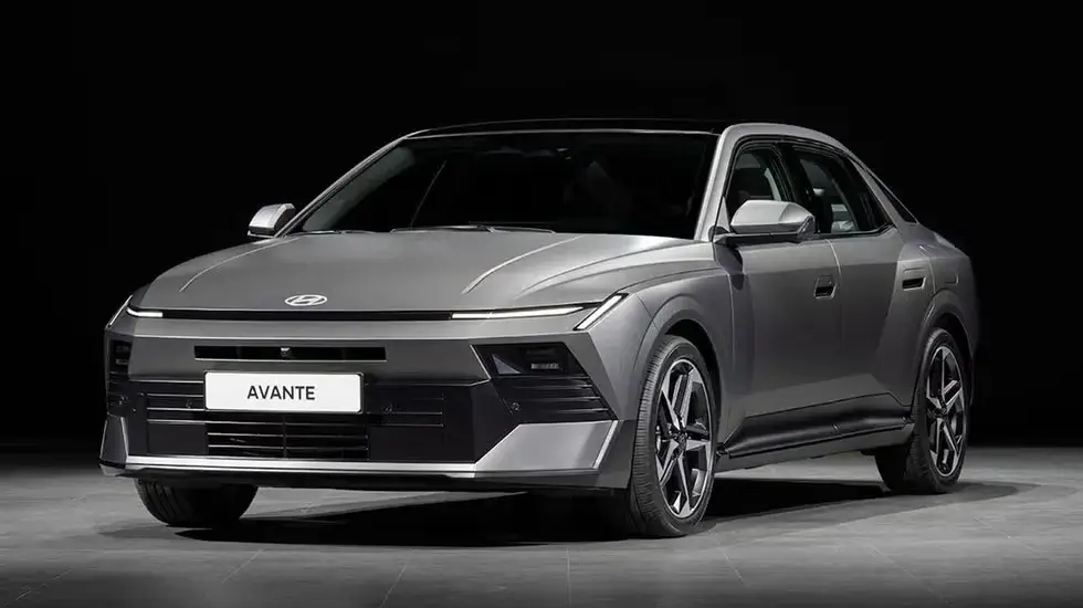 2027 Hyundai Avante shown from the front three-quarter angle, the Korean-market version of the next-generation Elantra