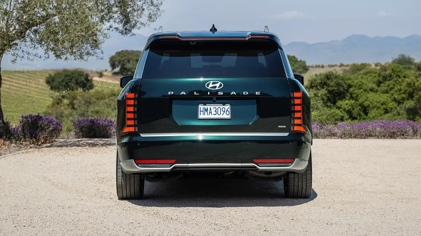 Rear view of a 2027 Hyundai Palisade showing the tailgate, rear spoiler and taillights