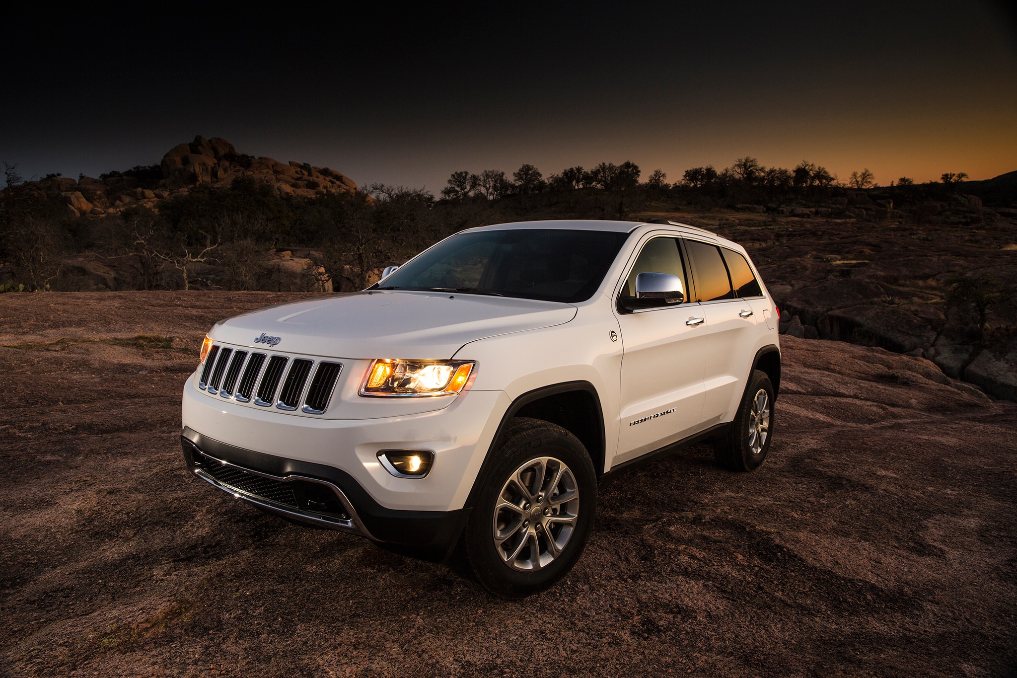 Grand Cherokee 2014+.jpg