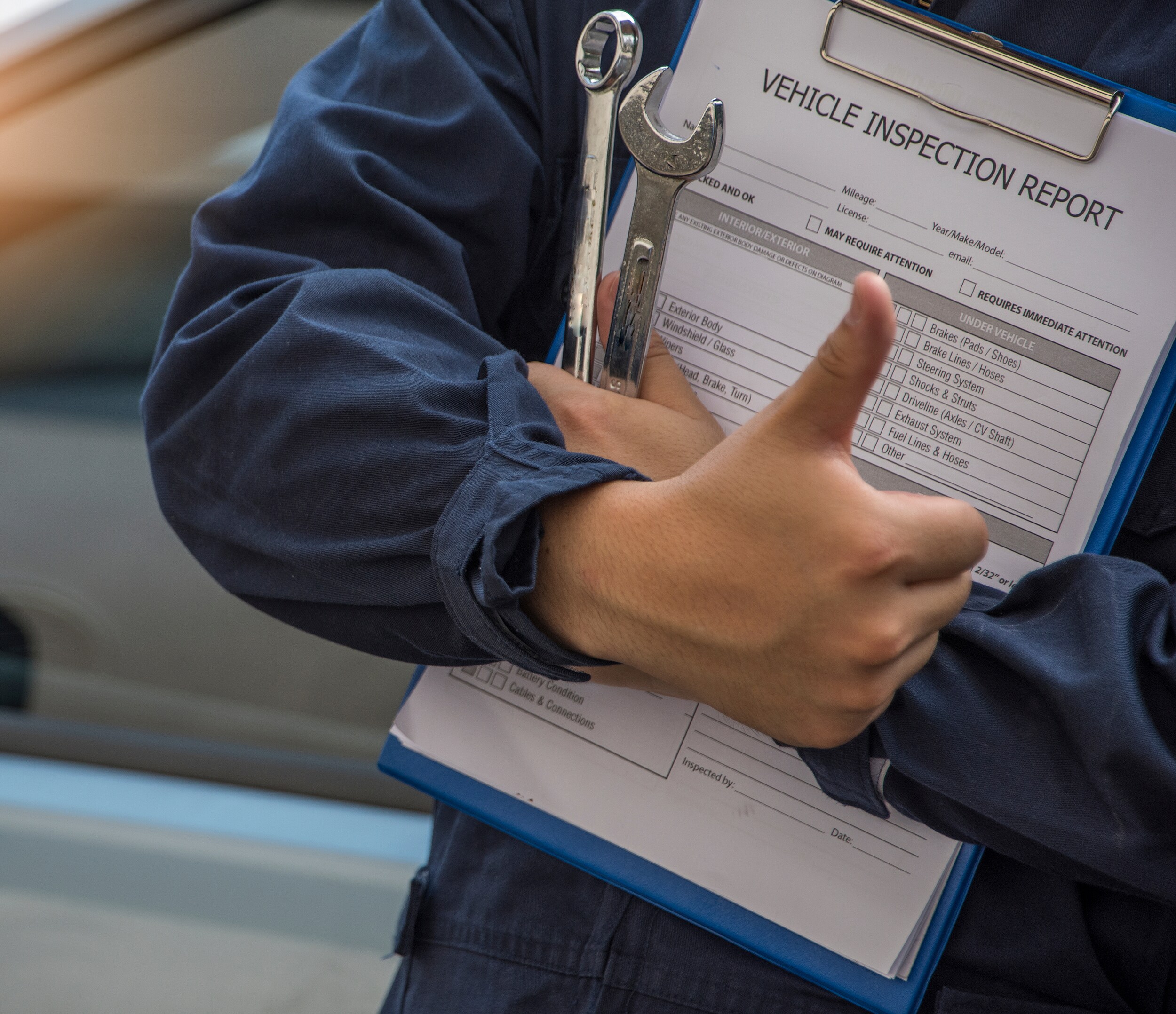 Thumbs-up-car-inspection.jpeg