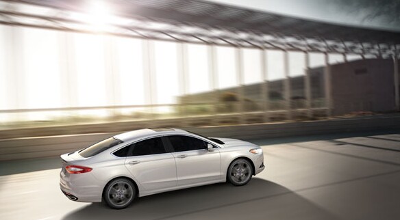 2013 Ford Fusion Titanium Exterior Side View.png