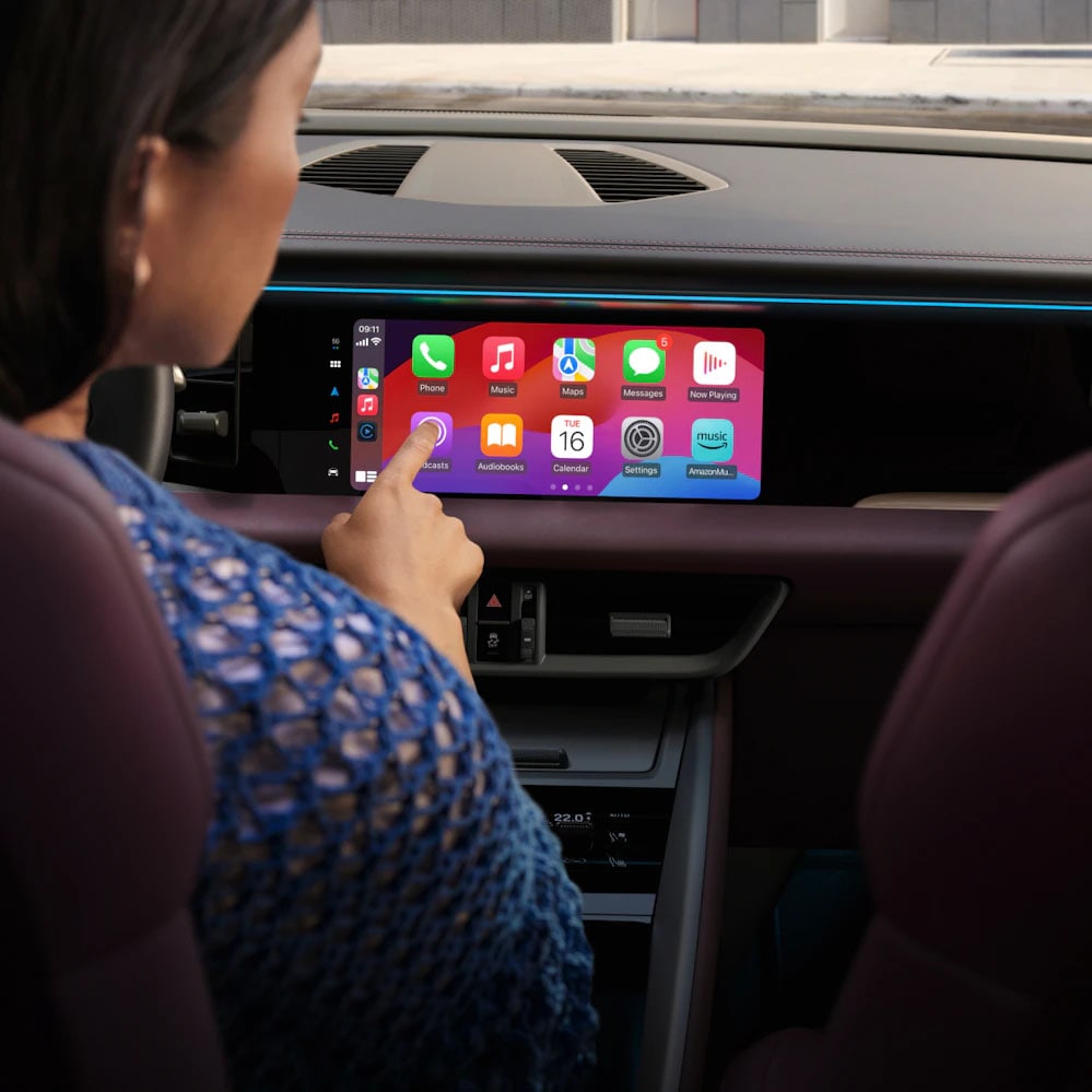 Macan EV Apple Car Play