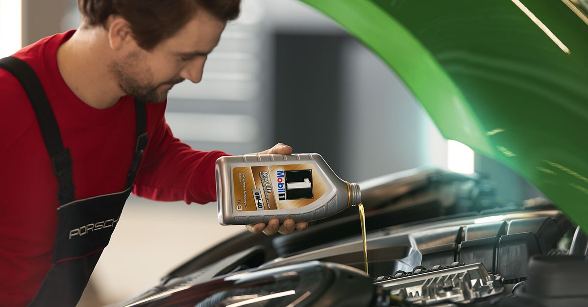 Porsche_Service_OilChange_1_1200x628.jpg Porsche Oil Change