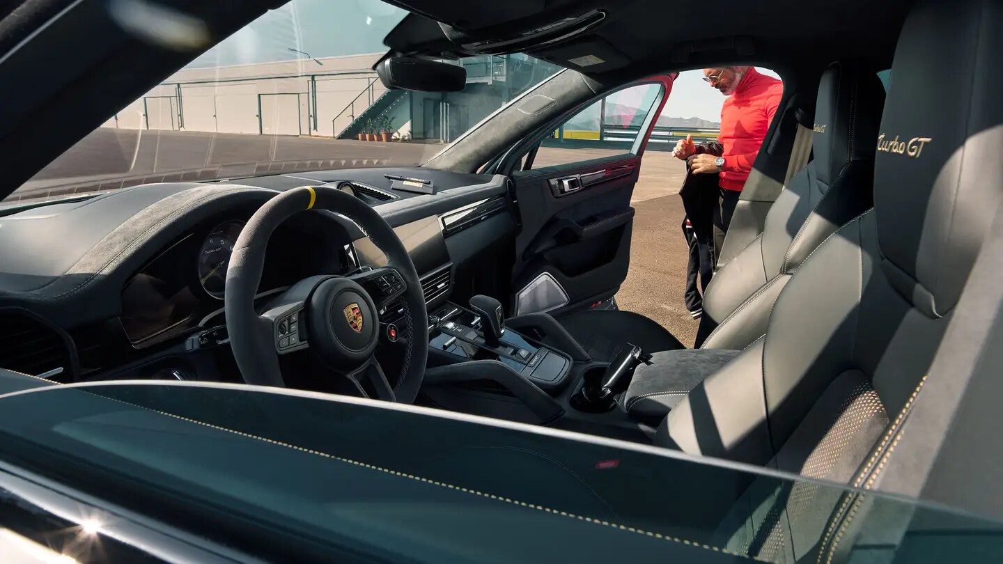 2023 Porsche Cayenne SUV Interior