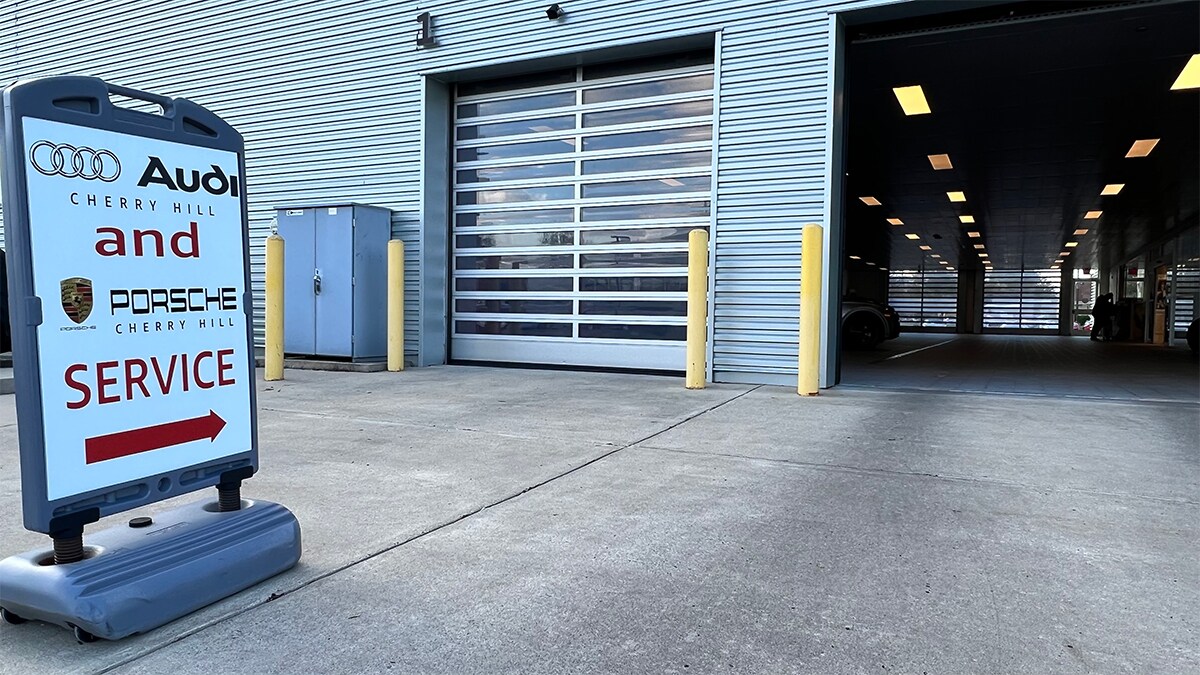 Porsche Service at Audi Temporary.jpg