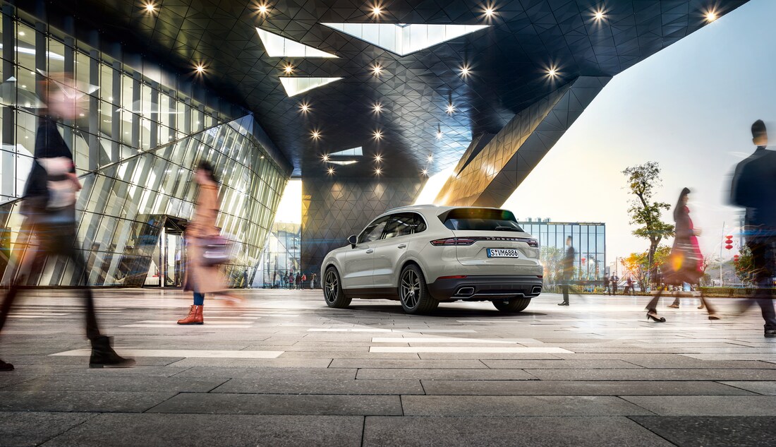 2022-Porsche-Cayenne-Base-SUV.png