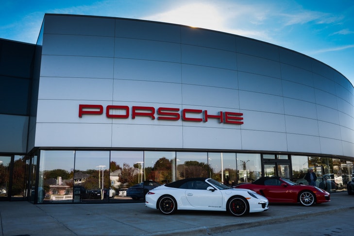 Porsche Plano dealership photo