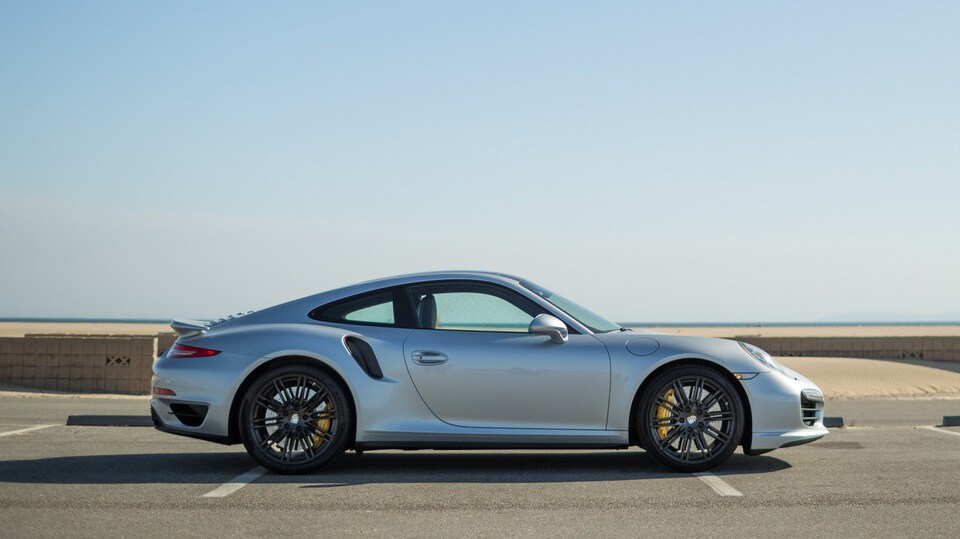 2014-Porsche-911-Turbo-exterior-003.jpg