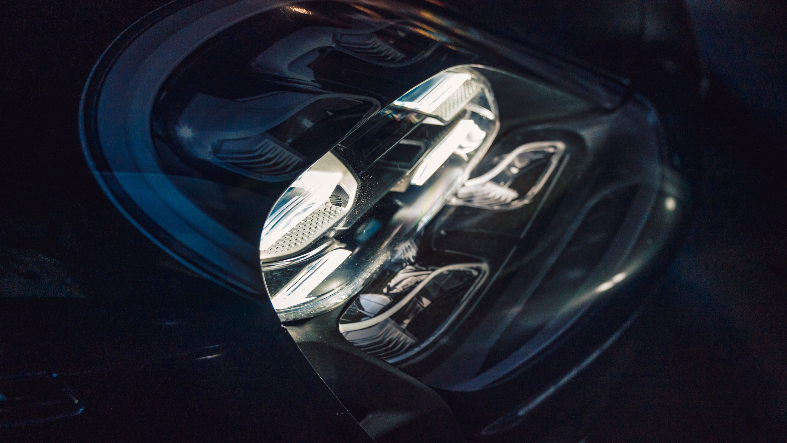 high_taycan_goodwood_motor_circuit_festival_of_speed_2019_porsche_ag.jpg