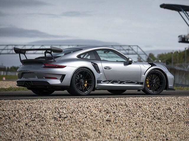2019-Porsche-911-GT3RS-Coupe-L01.jpg