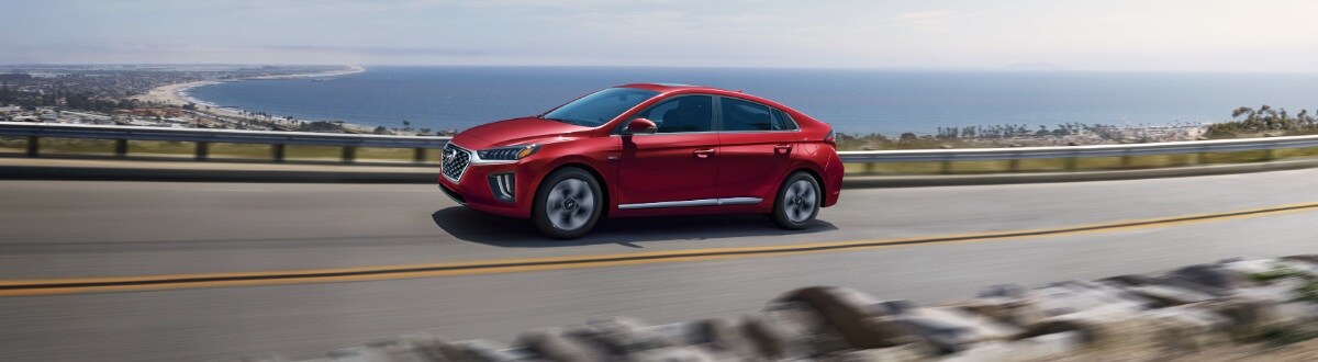 2020_03_12_13_59_34_Window.jpg new Hyundai Ioniq Hybrid driving by the ocean