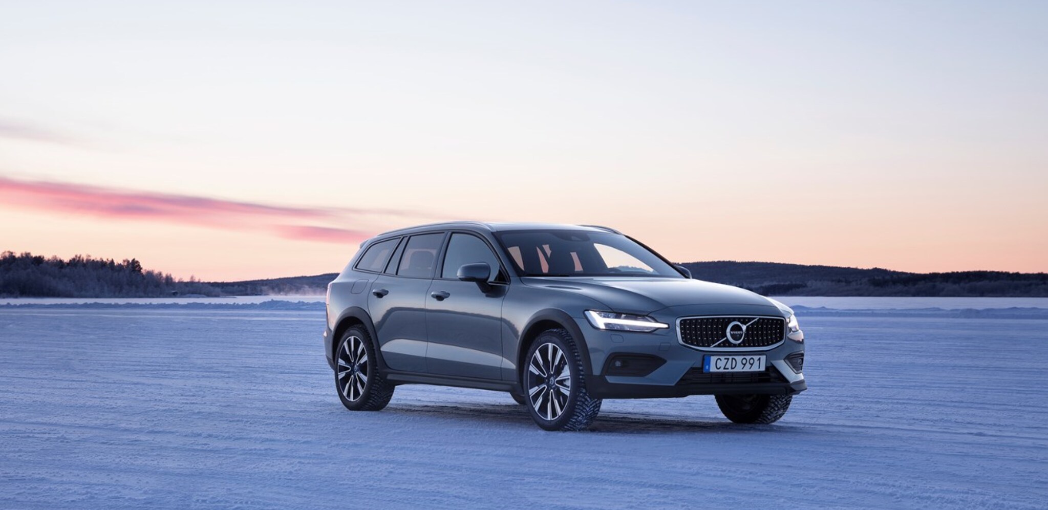 V60_CC_Front_Snow.png