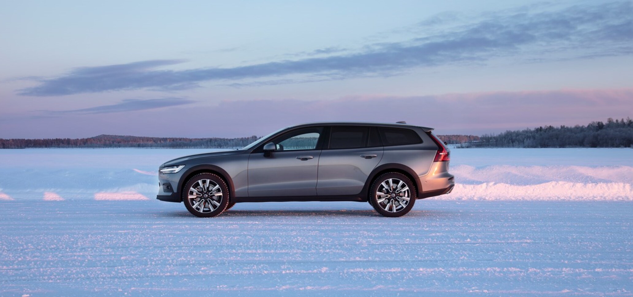 V60_CC_Side_Snow.png