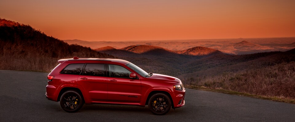 2018-Jeep-GrandCherokee- Trackhawk-SUV-L05.png