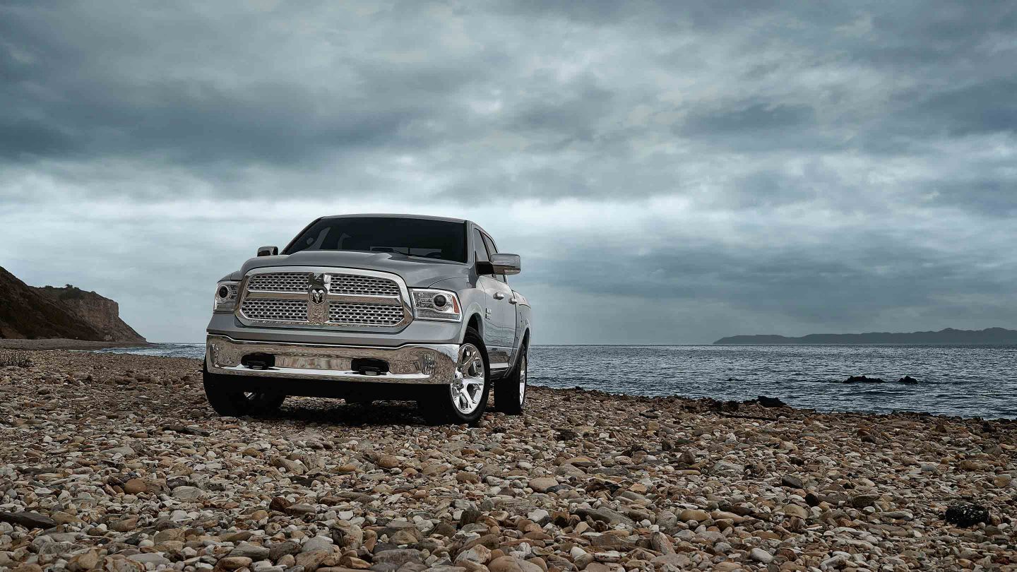2018-ram-1500-laramie-crewcab-silver.jpg